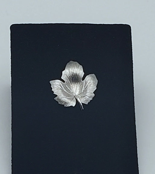 Krementz - Vintage Silver Tone Curled Maple Leaf Brooch