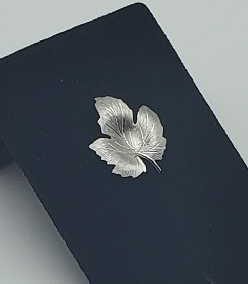 Krementz - Vintage Silver Tone Curled Maple Leaf Brooch