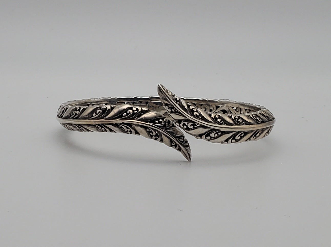 Sarda - Vintage Sterling Silver Filigree Hinged Bangle Bracelet