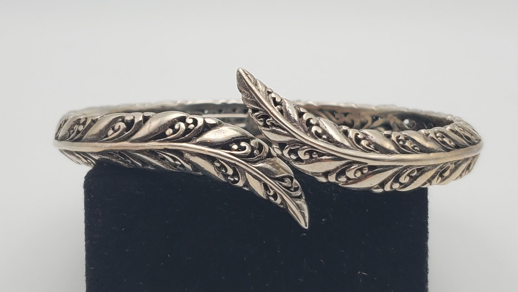 Sarda - Vintage Sterling Silver Filigree Hinged Bangle Bracelet