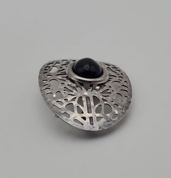 Sterling Silver Black Onyx Hammered Texture Pierced Design Brooch