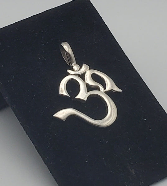 Vintage Solid Sterling Silver Om Symbol Pendant