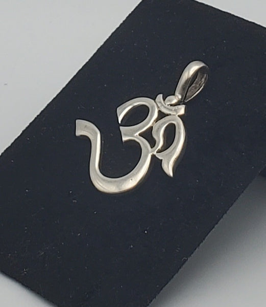 Vintage Solid Sterling Silver Om Symbol Pendant