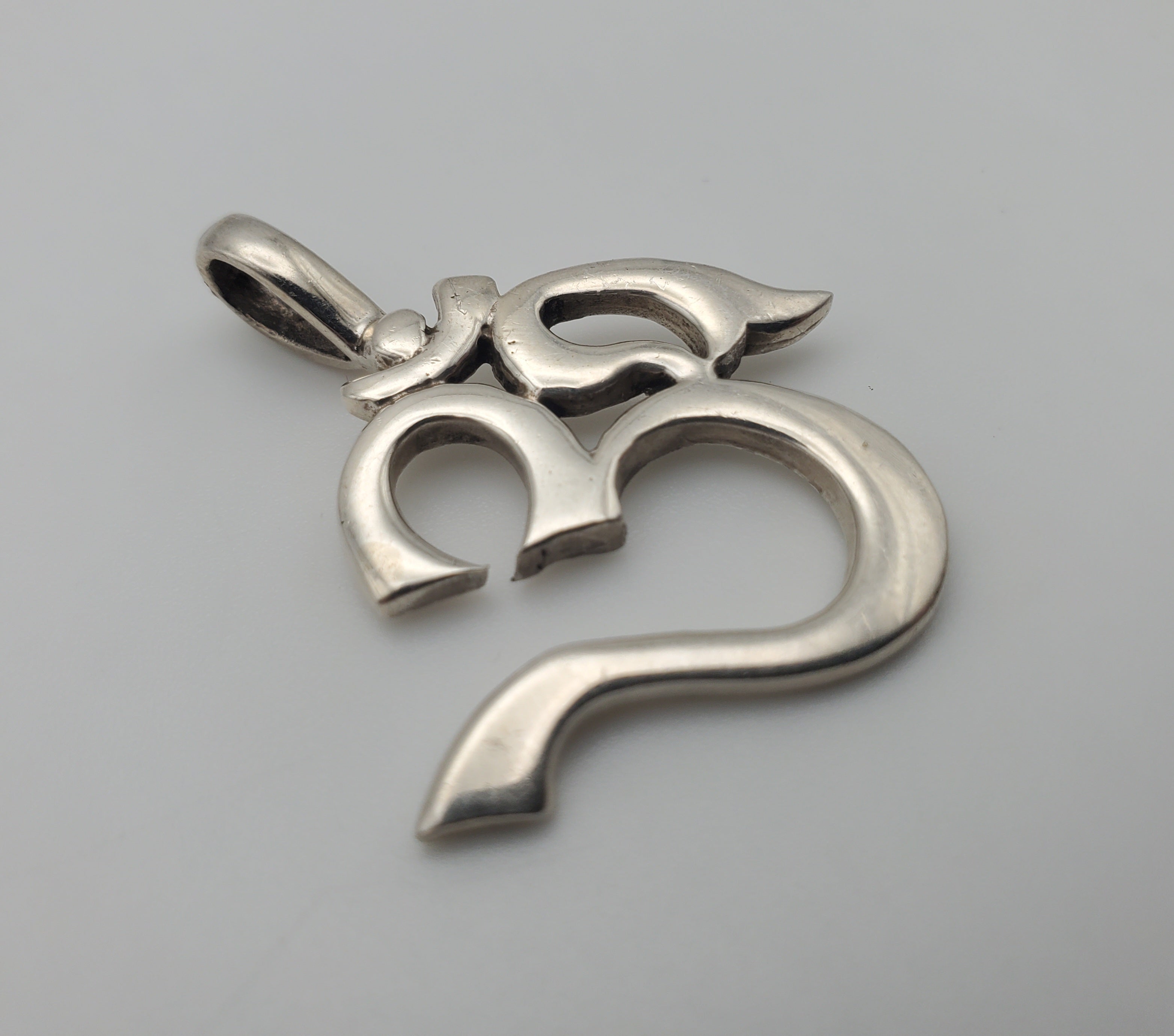 Vintage Solid Sterling Silver Om Symbol Pendant