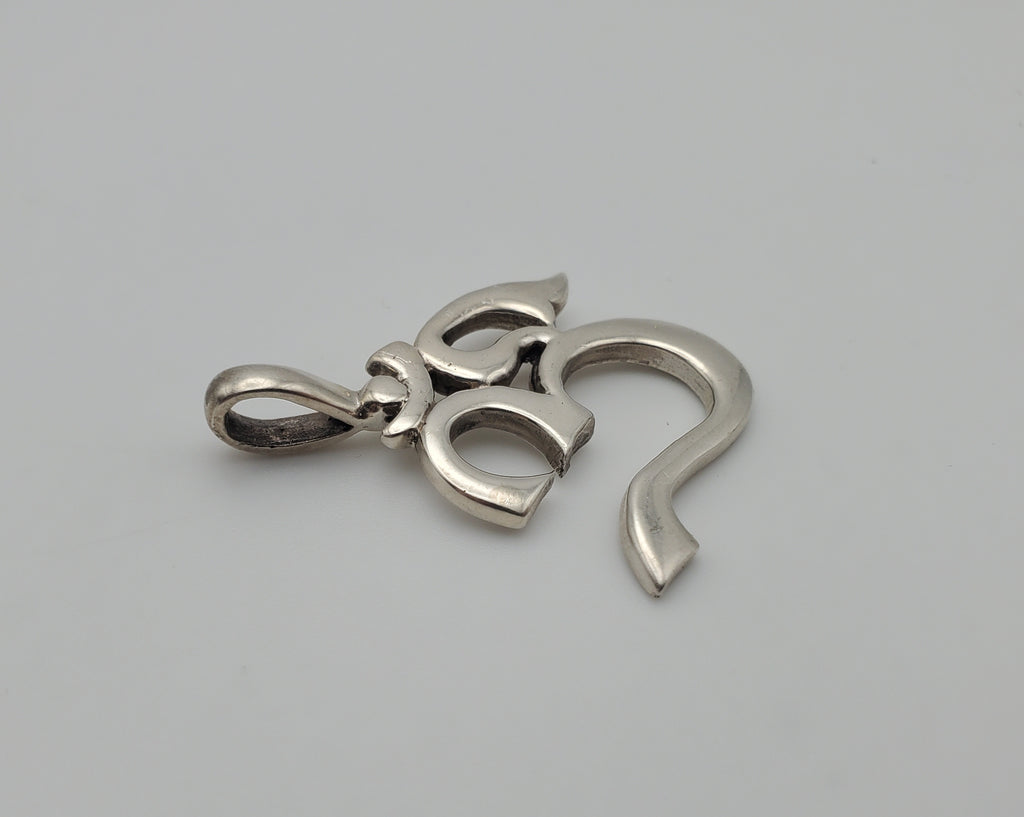 Vintage Solid Sterling Silver Om Symbol Pendant