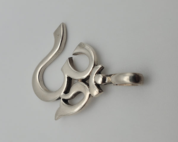 Vintage Solid Sterling Silver Om Symbol Pendant