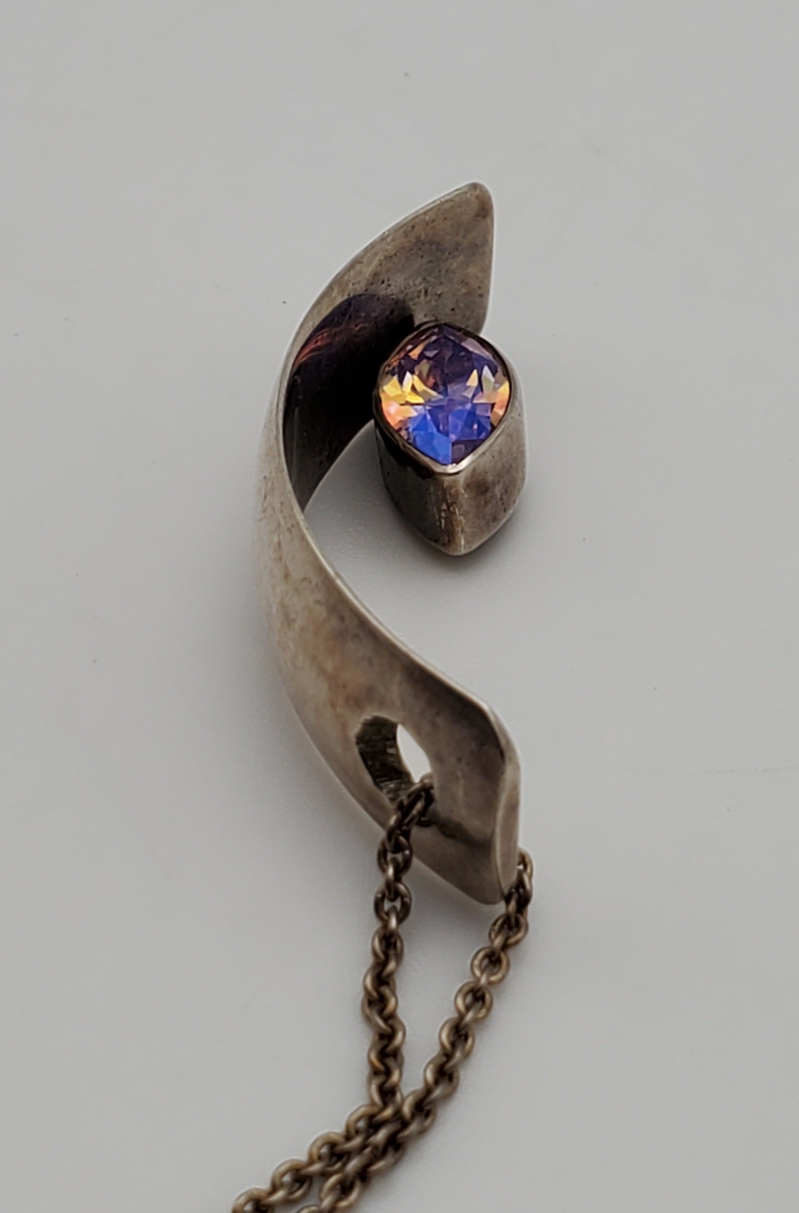 Drew M. Ruiz - Vintage Sterling Silver Iridescent Faceted Glass Modern Design Pendant on Sterling Silver Chain Necklace - 18"