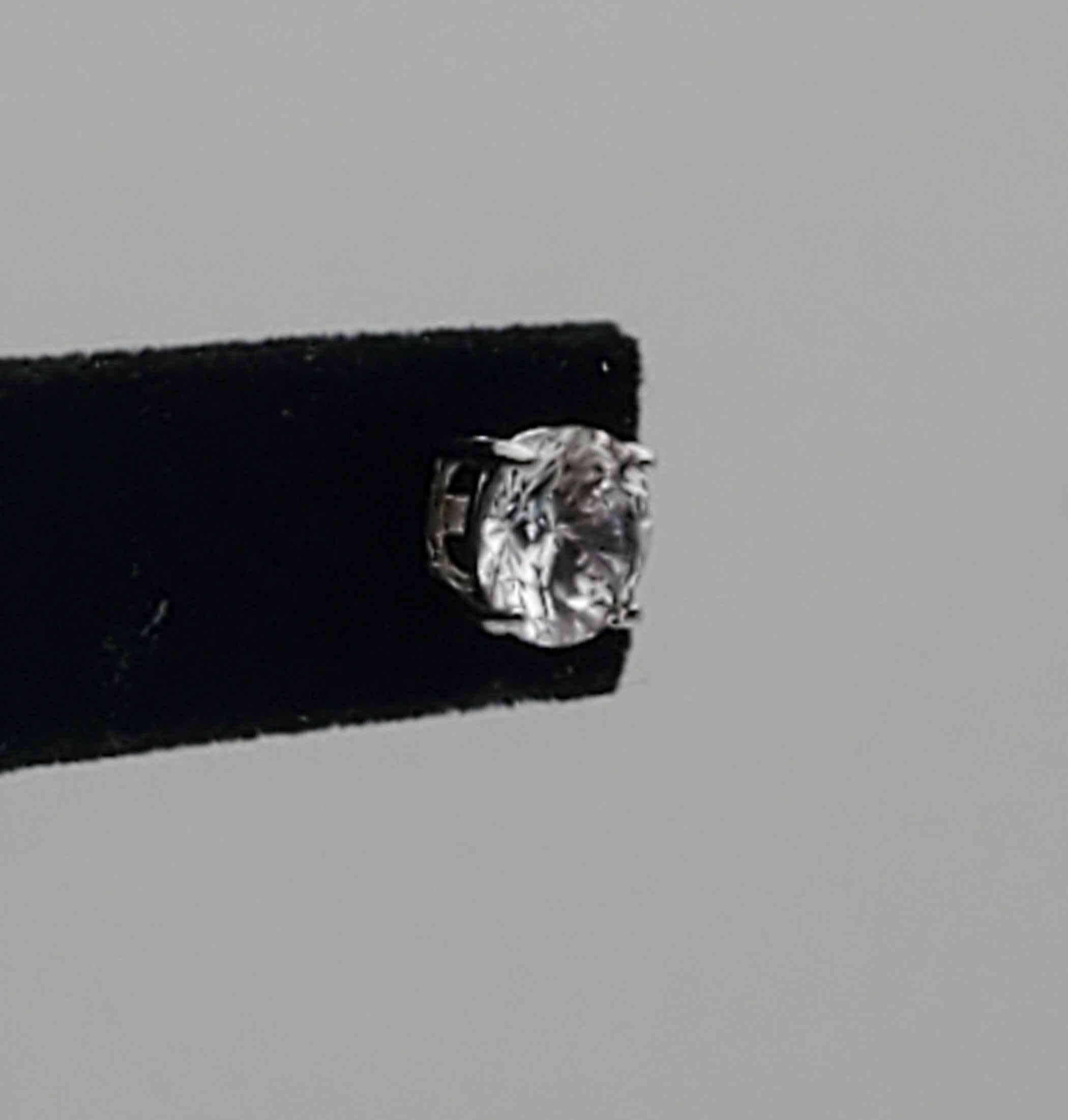 SINGLE Cubic Zirconia Sterling Silver Stud Earring