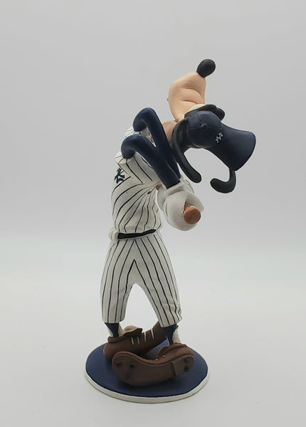 Danbury Mint - Mickey Mouse New York Yankees Pitcher Figurine – Home Again  Vintage