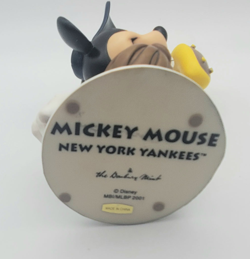Yankees Mickey Mouse Pitcher pin