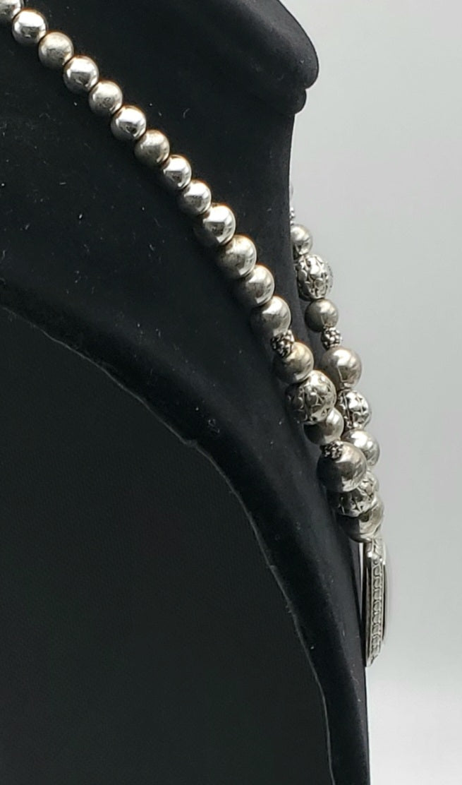 Silver Tone Graduated Bead Pendant Necklace