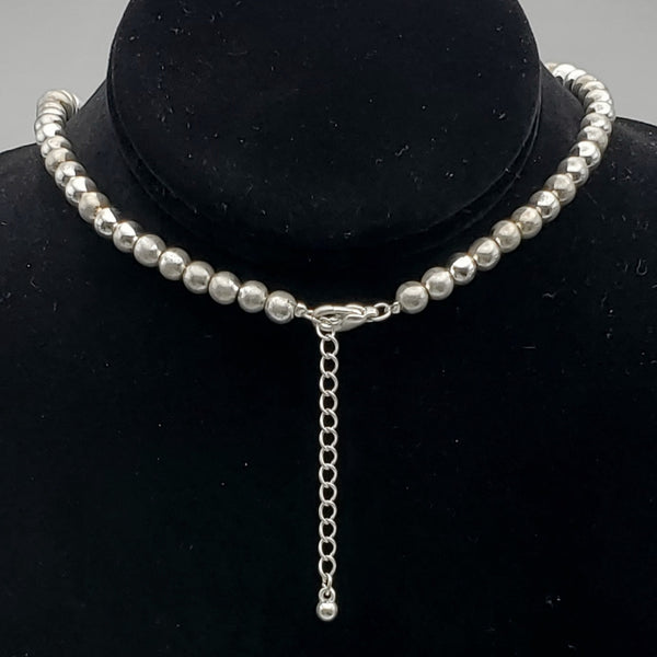 Silver Tone Graduated Bead Pendant Necklace