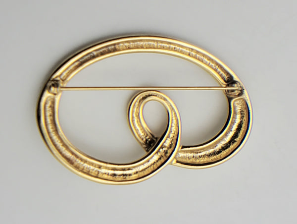 Gold Tone Metal Curly Brooch