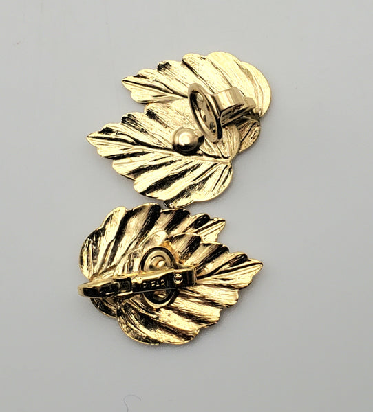 Trifari - Vintage Gold Tone Detailed Leaves Clip-On Earrings