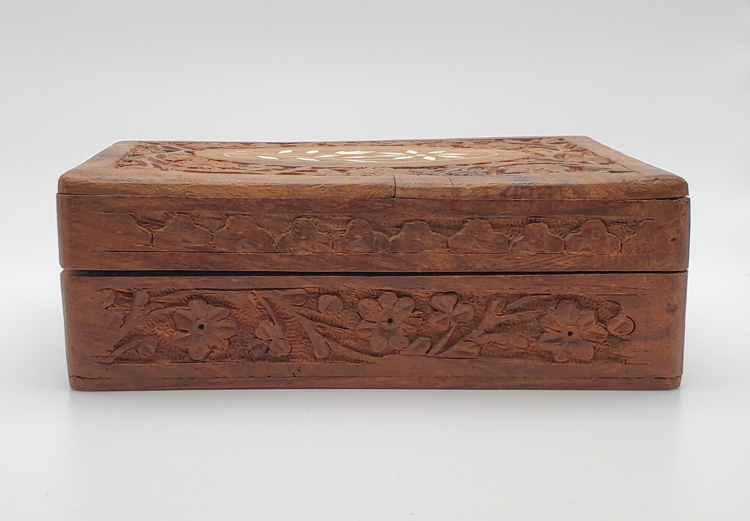 Vintage Carved Wood Floral Decoration Jewelry Box