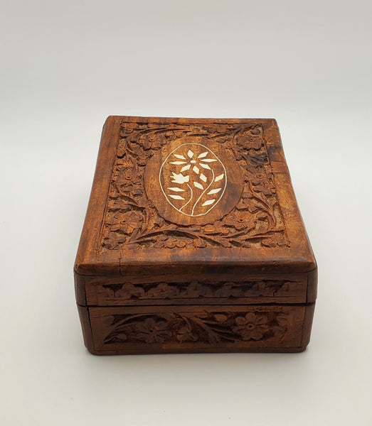 Vintage Carved Wood Floral Decoration Jewelry Box