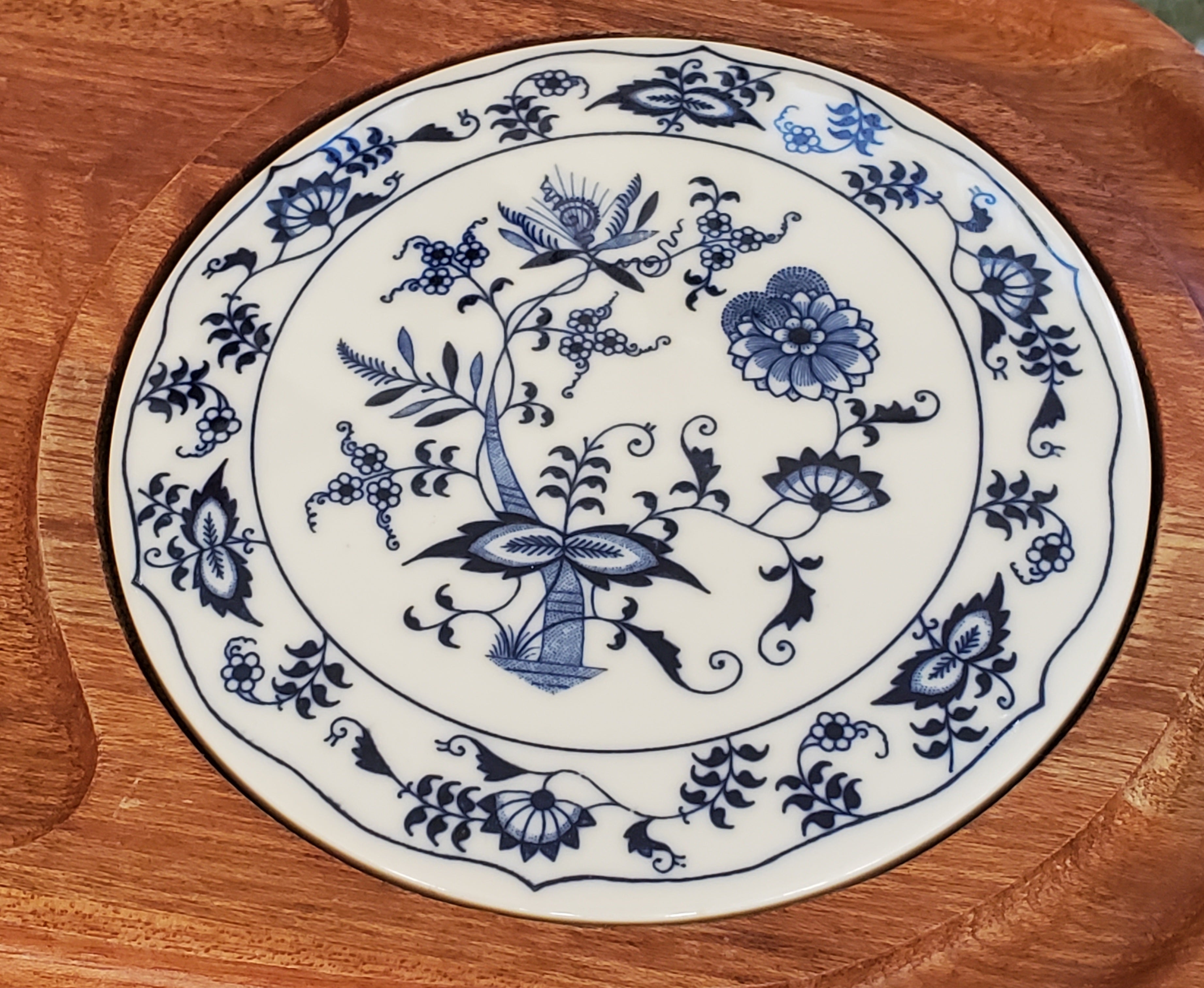 Dolphin - Vintage Wood and Ceramic Cheese Board