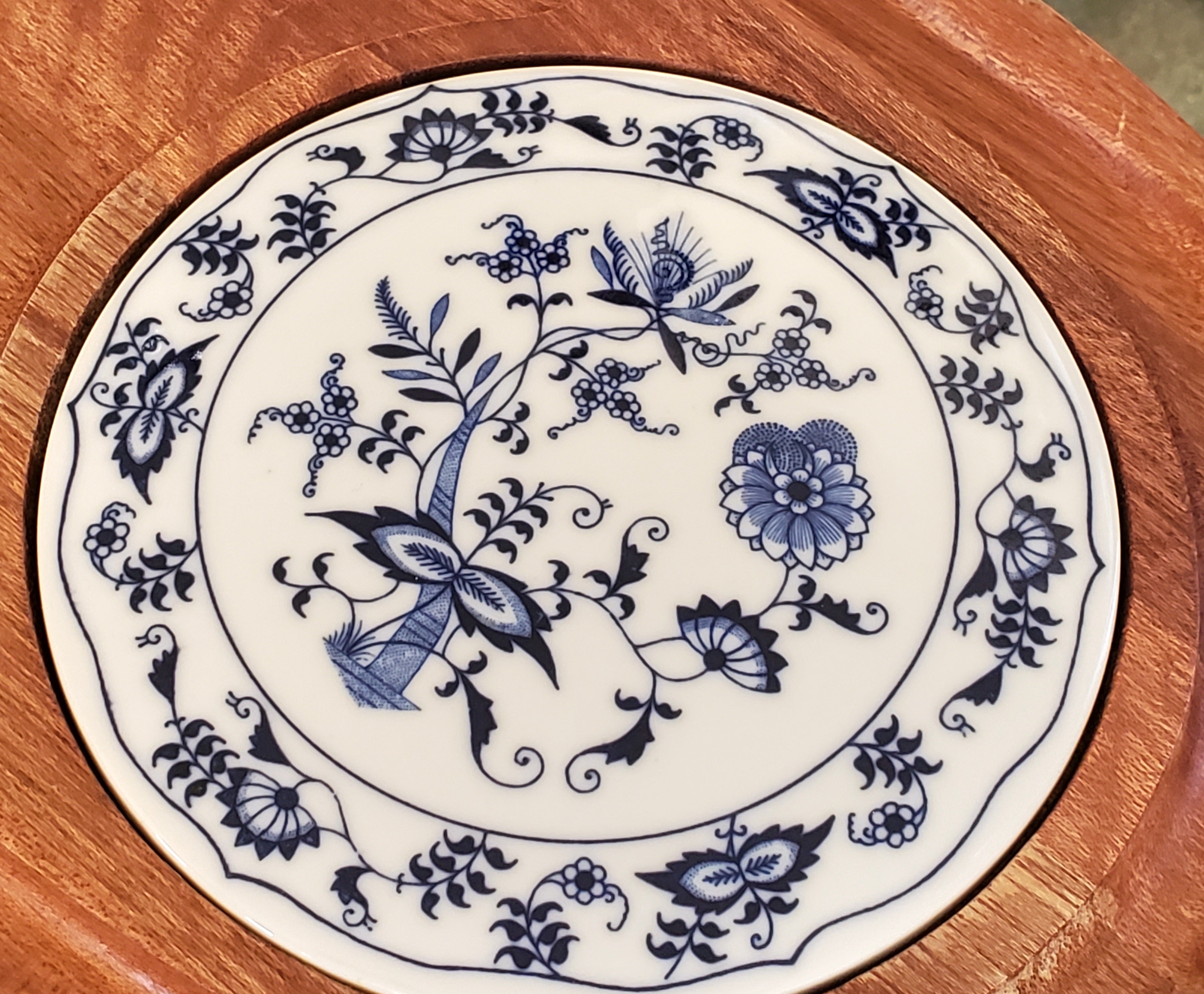 Dolphin - Vintage Wood and Ceramic Cheese Board