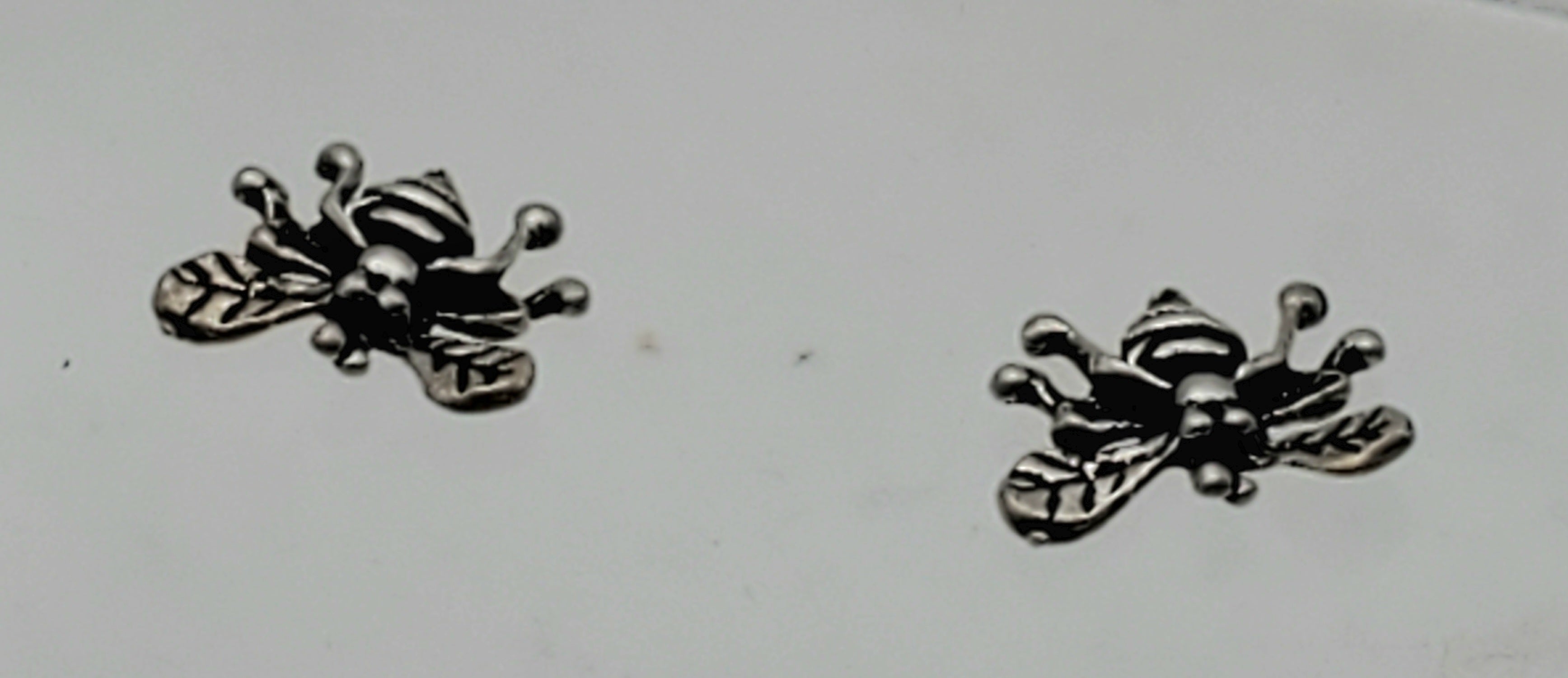 Vintage Buzzing Bees Stud Earrings - BROKEN POSTS