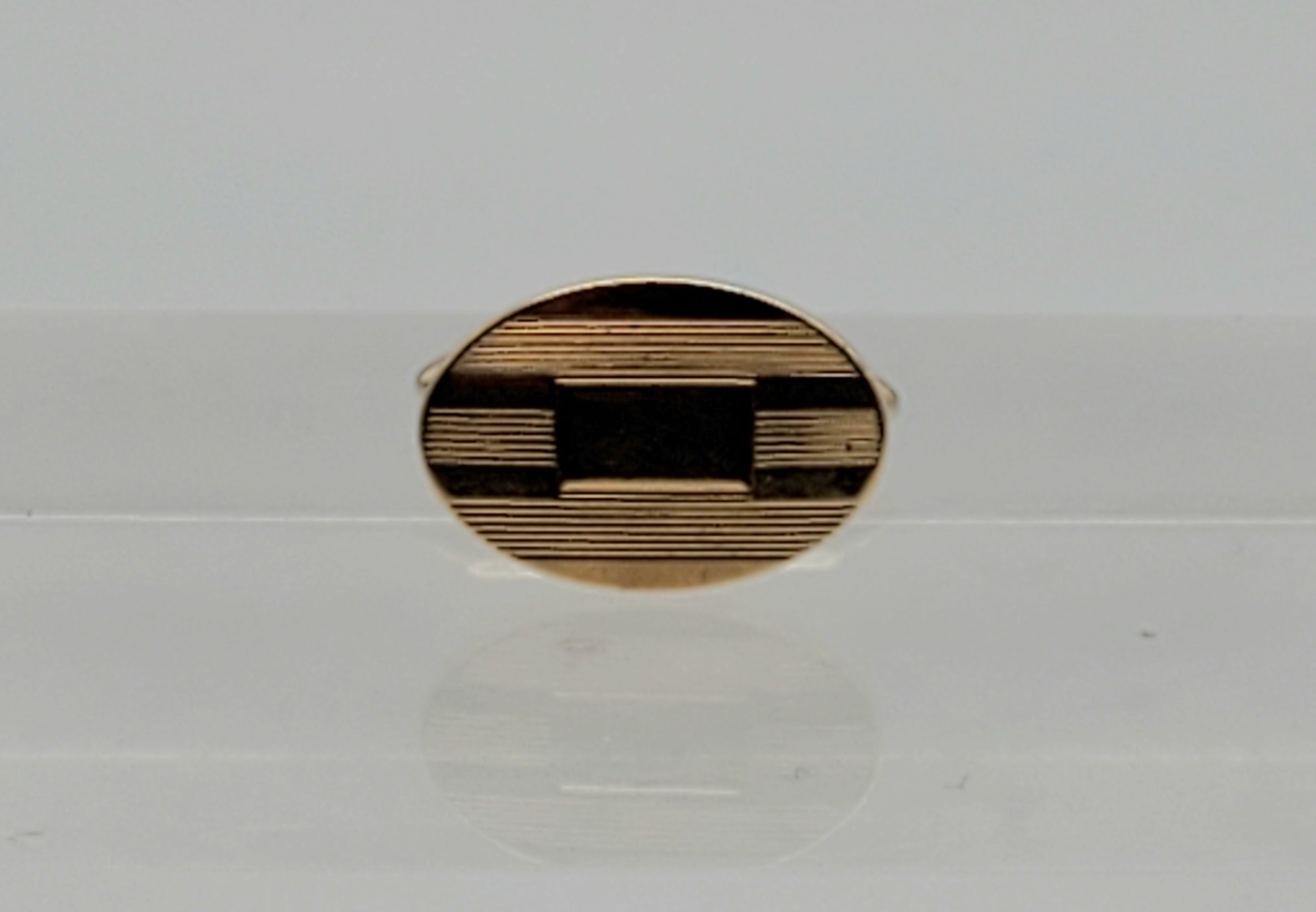 UNMATCHED Krementz - Vintage Gold Tone Metal Cufflink
