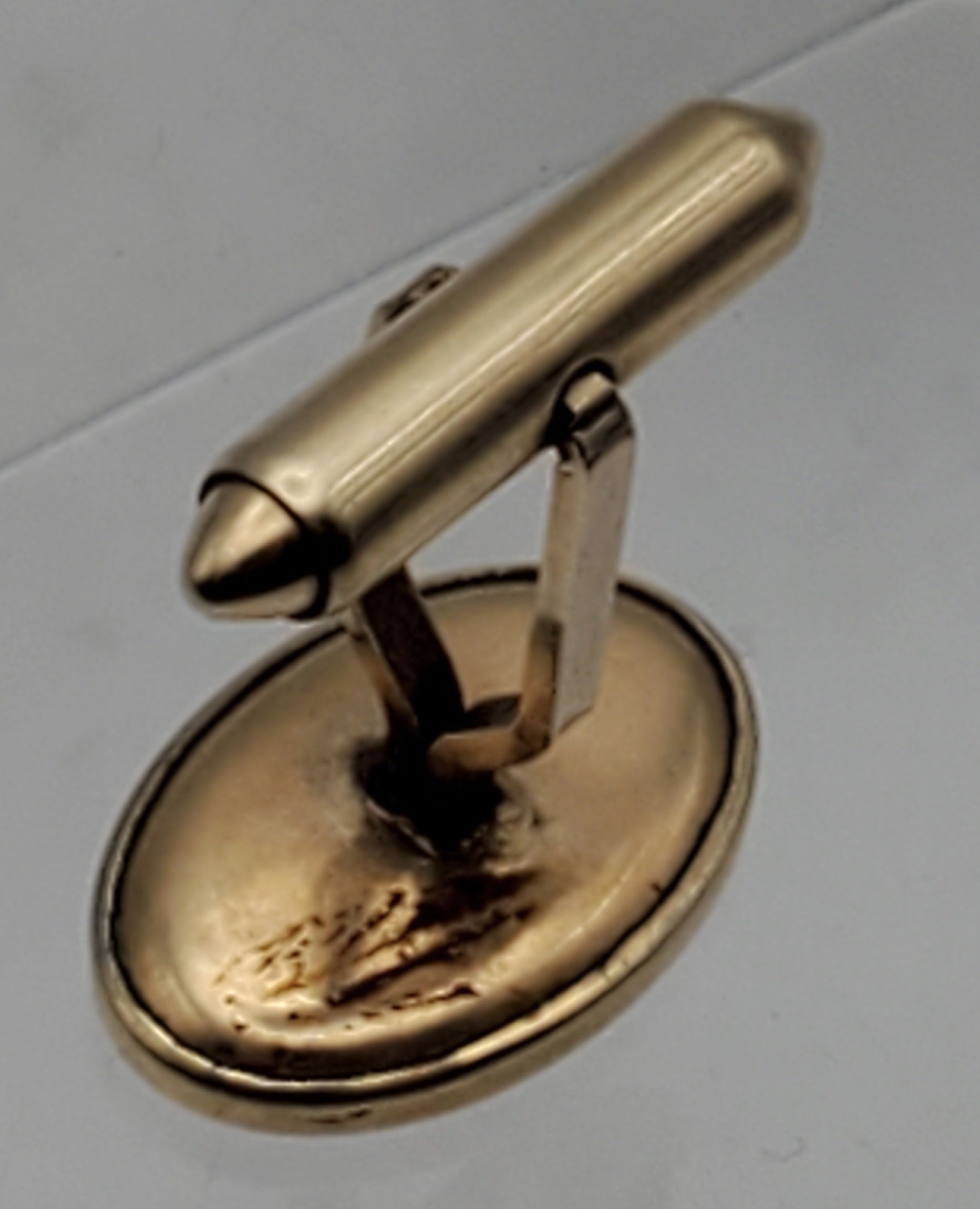 UNMATCHED Krementz - Vintage Gold Tone Metal Cufflink