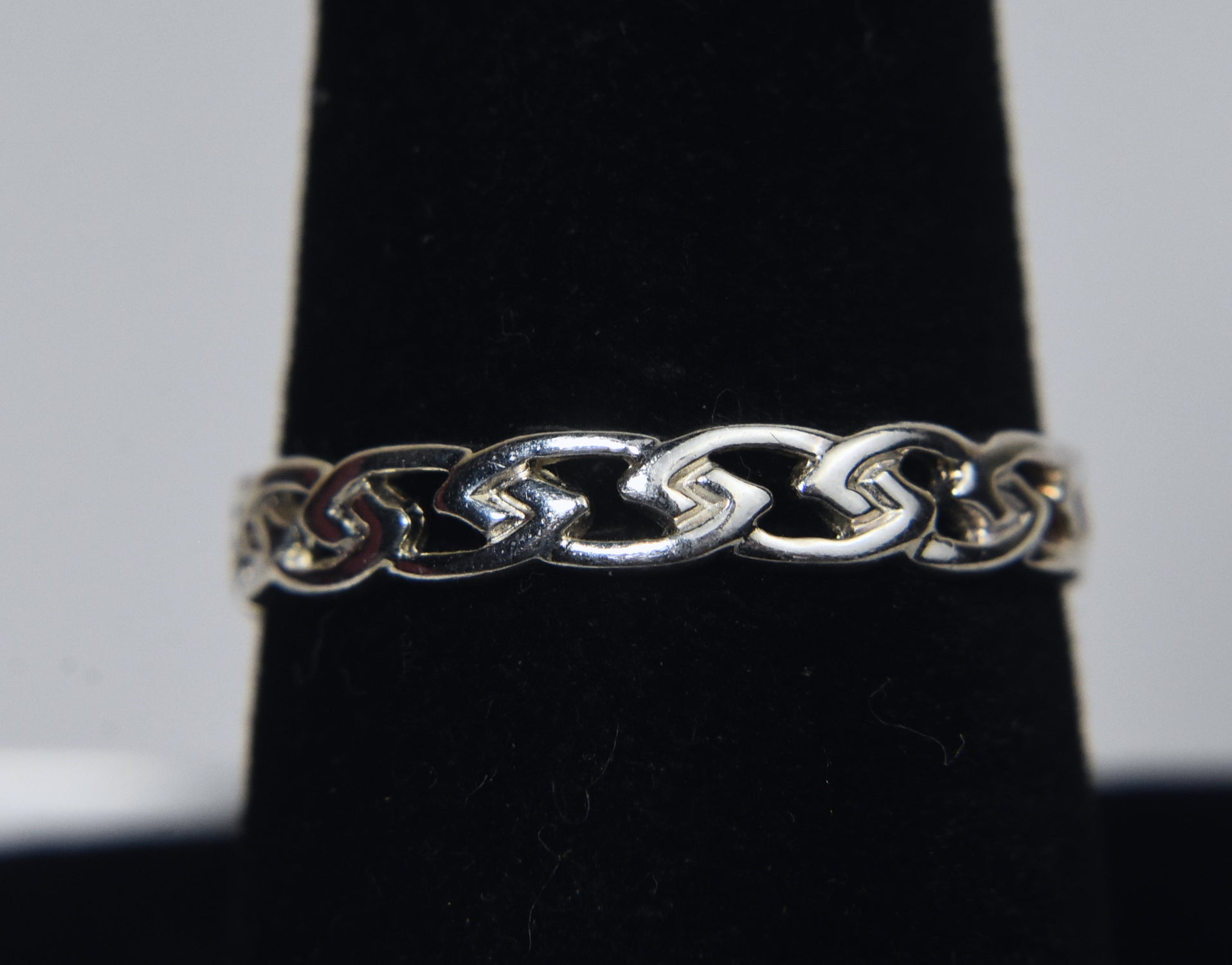 Avon - Sterling Silver Celtic Knot Band - Size 8