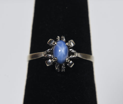 10k White Gold Star Sapphire Ring - Size 5.75