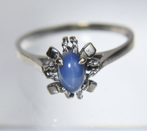 10k White Gold Star Sapphire Ring - Size 5.75