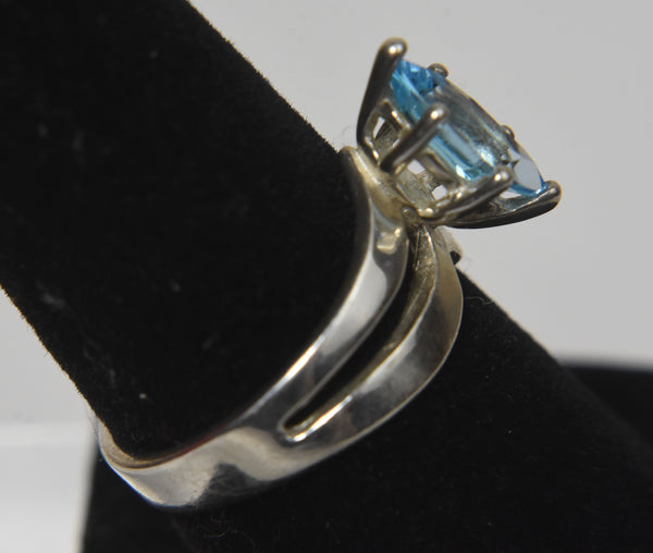 Sterling Silver Split Shank Chevron Ring with Light Blue Stone - Size 7.75