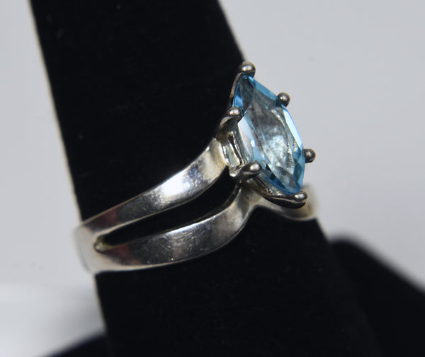 Sterling Silver Split Shank Chevron Ring with Light Blue Stone - Size 7.75