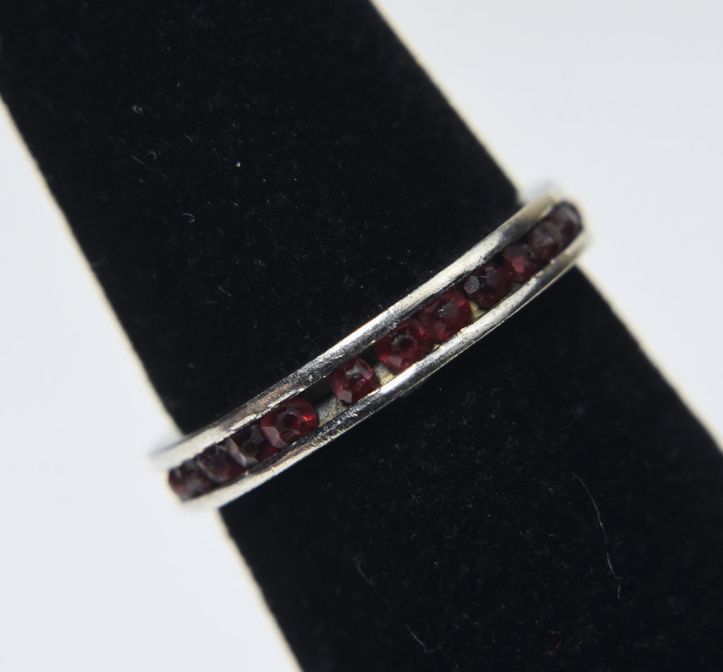 Vintage Sterling Silver Dark Red Channel Set Band (MISSING 'STONES') - Size 4