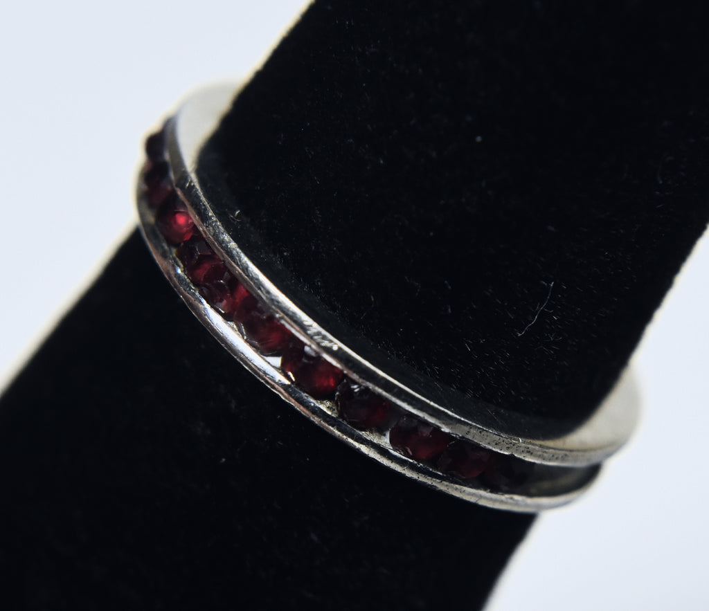 Vintage Sterling Silver Dark Red Channel Set Band (MISSING 'STONES') - Size 4