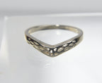 Château d'Argent - Sterling Silver Pierced Design Chevron Ring - Size 5.75