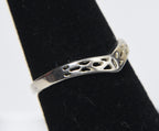 Château d'Argent - Sterling Silver Pierced Design Chevron Ring - Size 5.75