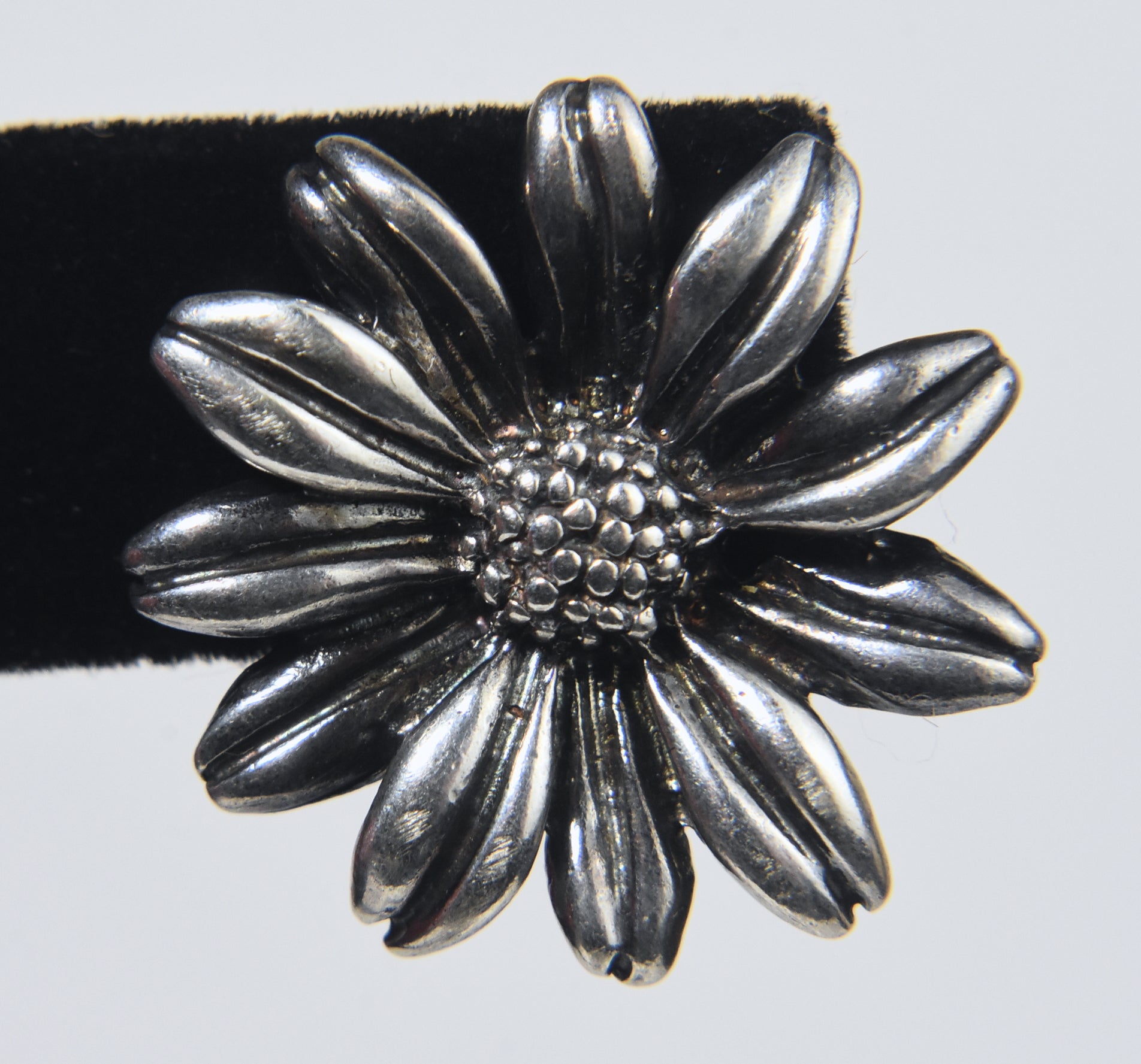 Sterling Silver Daisy Flower Stud Earrings