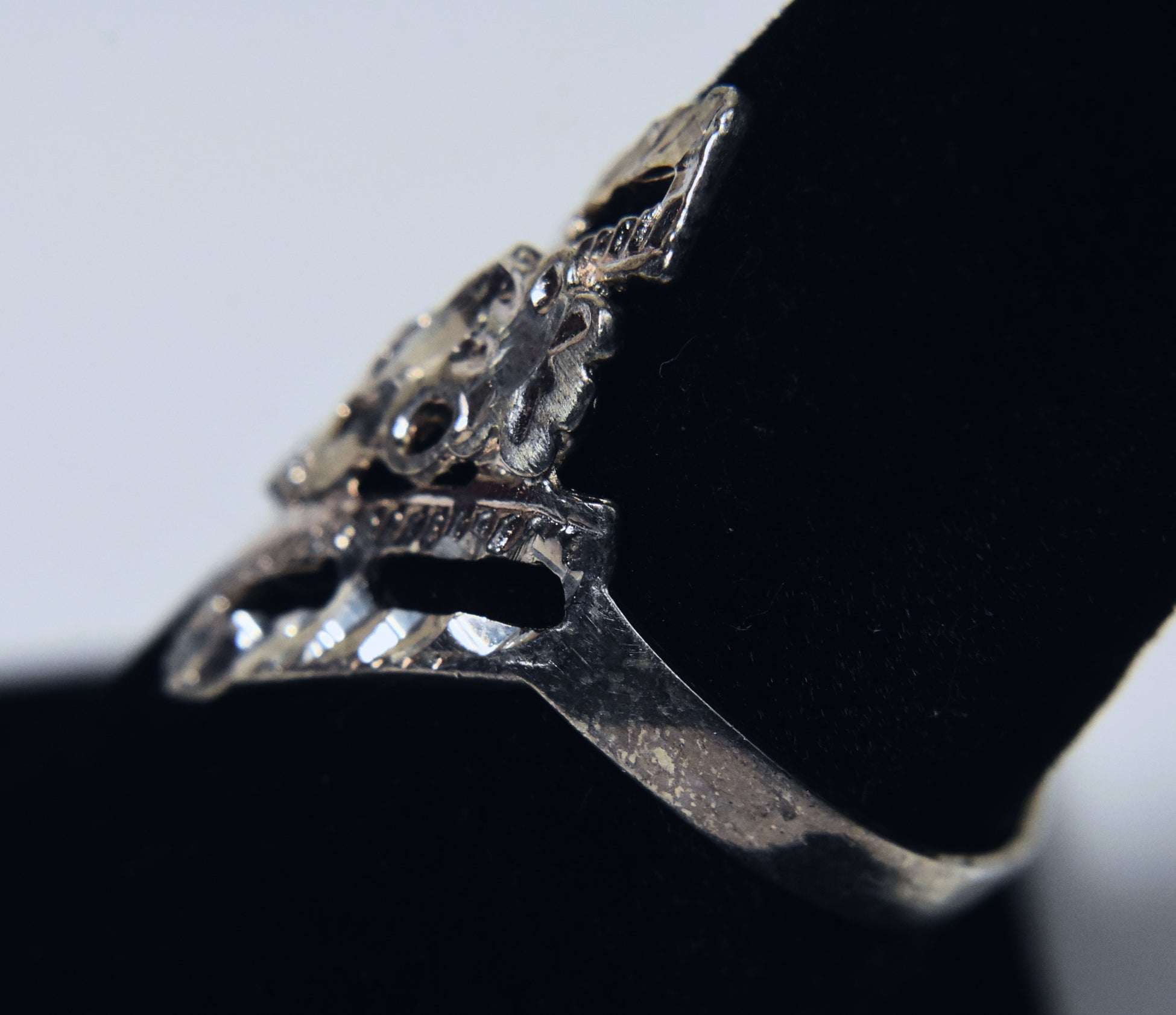 Sterling Silver Pierced Design Floral Motif Ring - Size 7