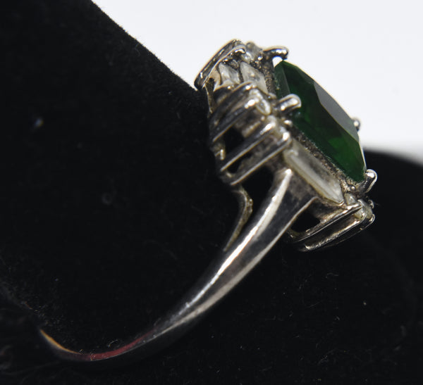 Krementz - Vintage Sterling Silver Simulated Emerald and Rhinestone Ring - Size 11