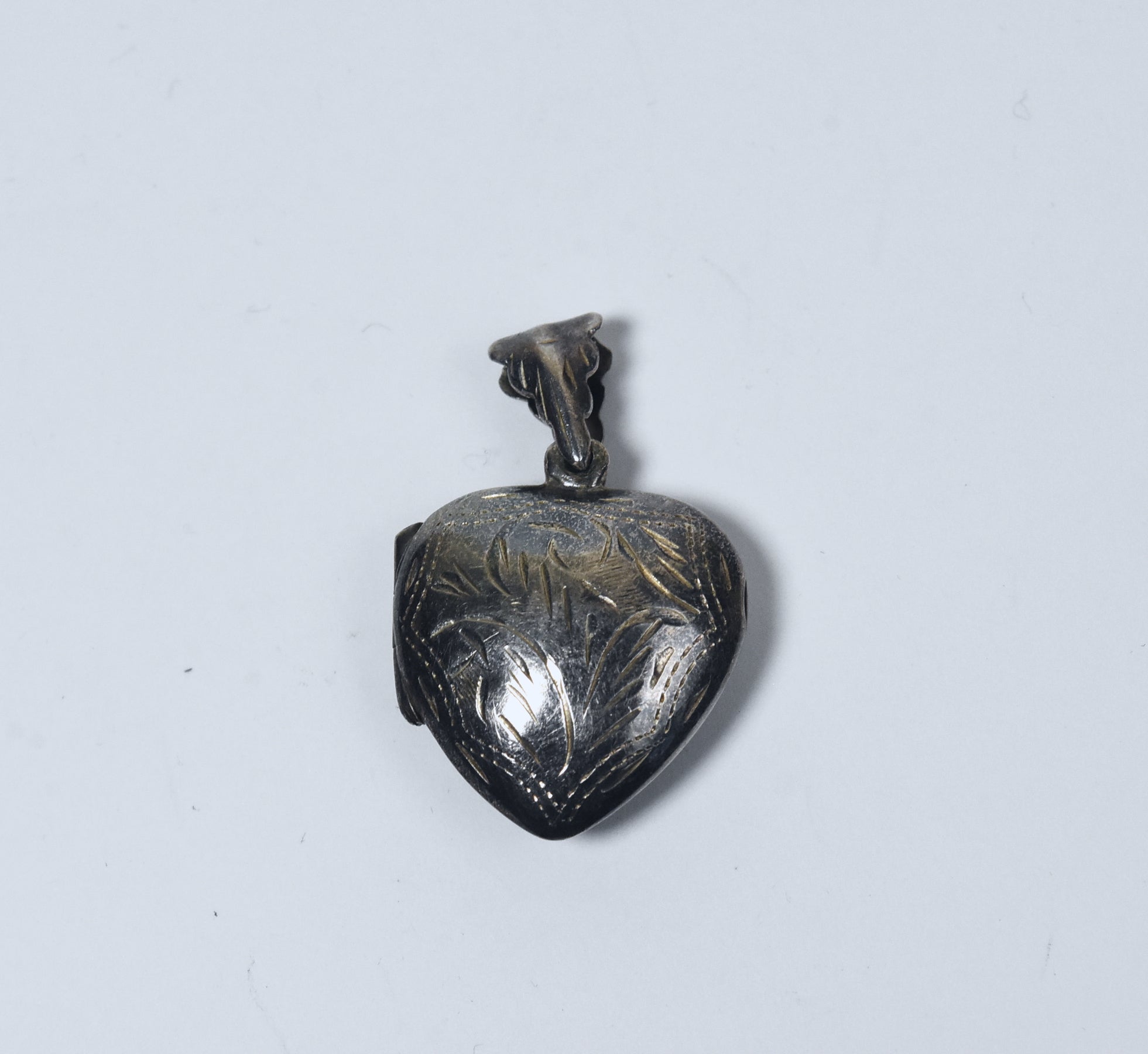Vintage Engraved Design Sterling Silver Heart Locket Pendant