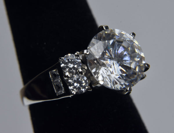 Epiphany - Sterling Silver Ring Set with Big Cubic Zirconia - Size 6
