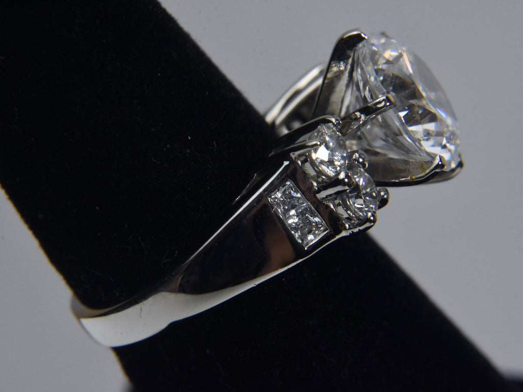 Epiphany - Sterling Silver Ring Set with Big Cubic Zirconia - Size 6