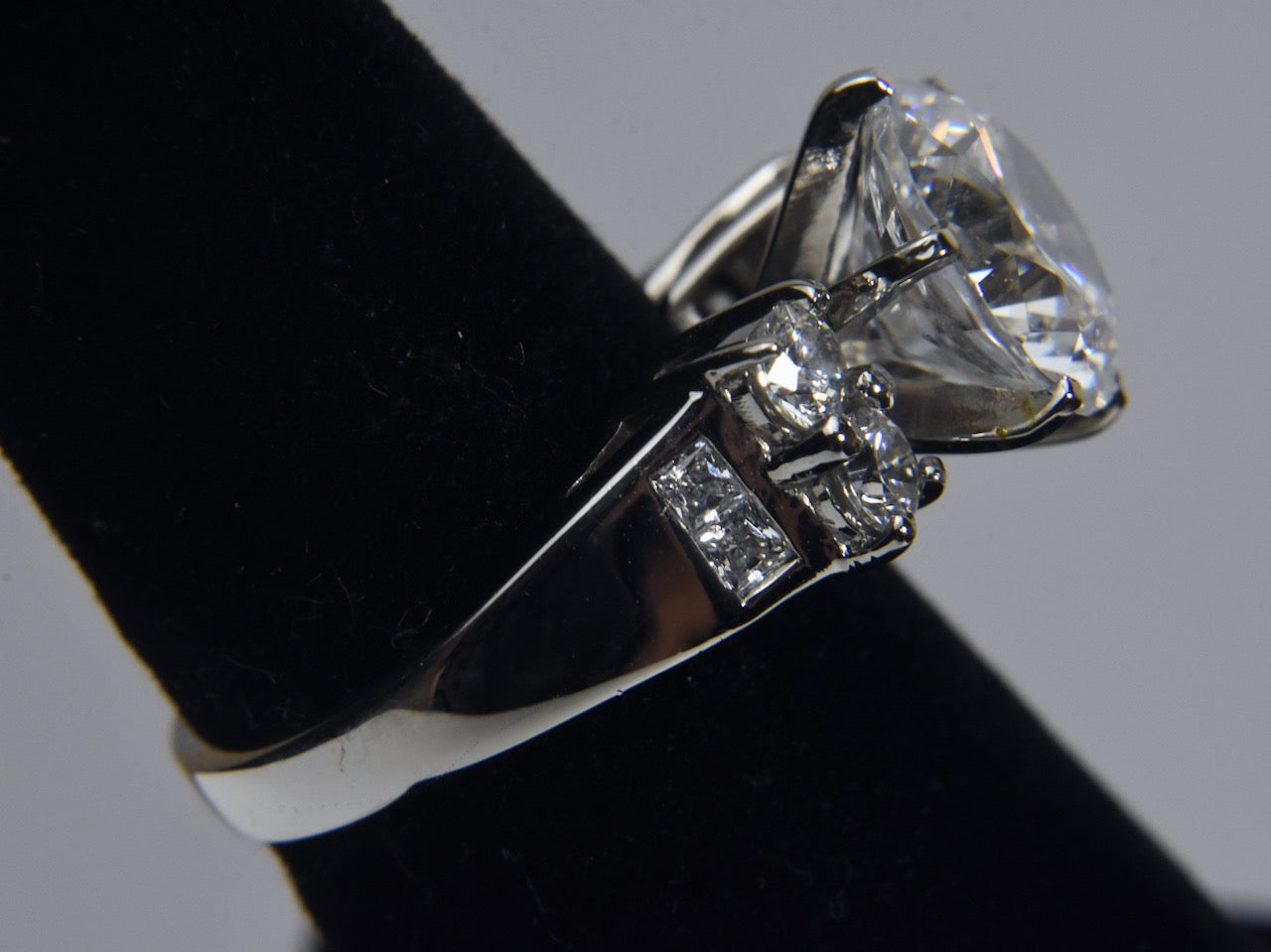 Epiphany - Sterling Silver Ring Set with Big Cubic Zirconia - Size 6