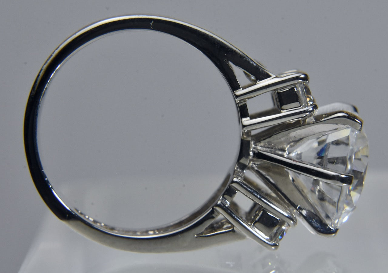Epiphany - Sterling Silver Ring Set with Big Cubic Zirconia - Size 6