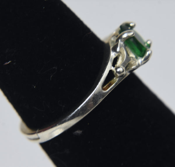 Sterling Silver Expandable Ring with Green Stone - Size 4+