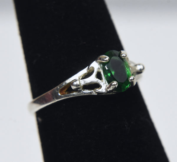 Sterling Silver Expandable Ring with Green Stone - Size 4+