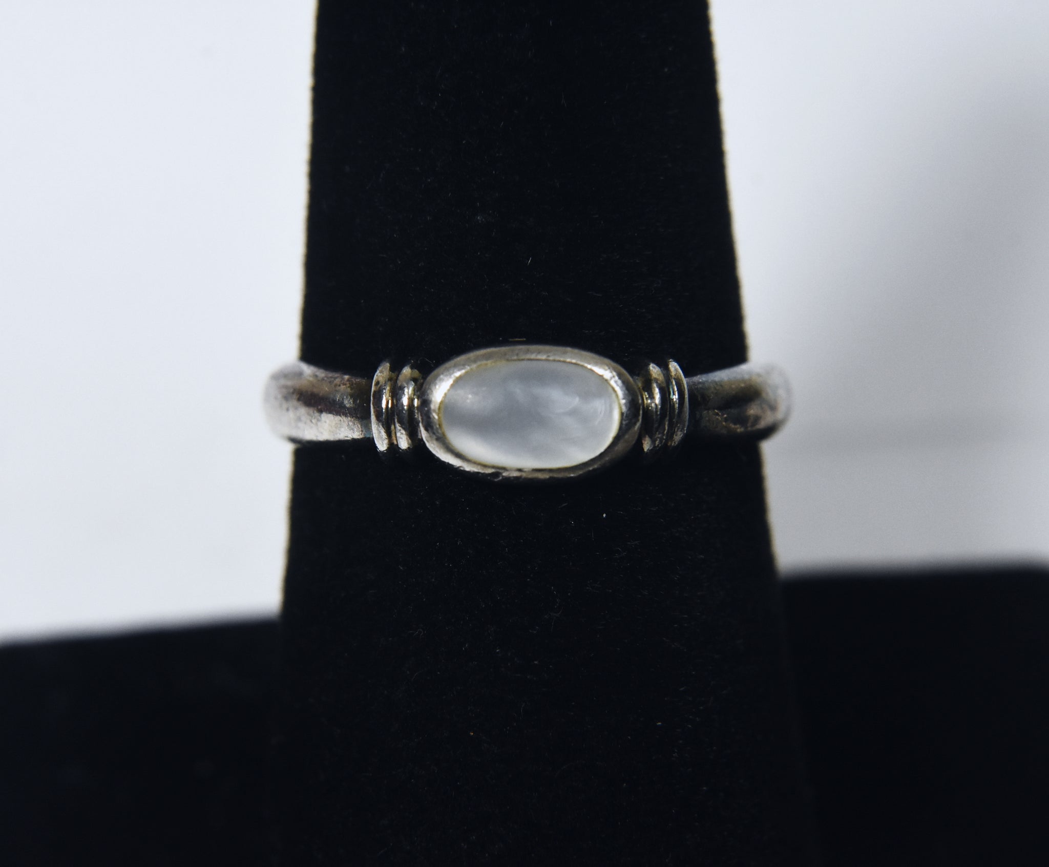 Vintage Mother of Pearl Sterling Silver Ring - Size 7