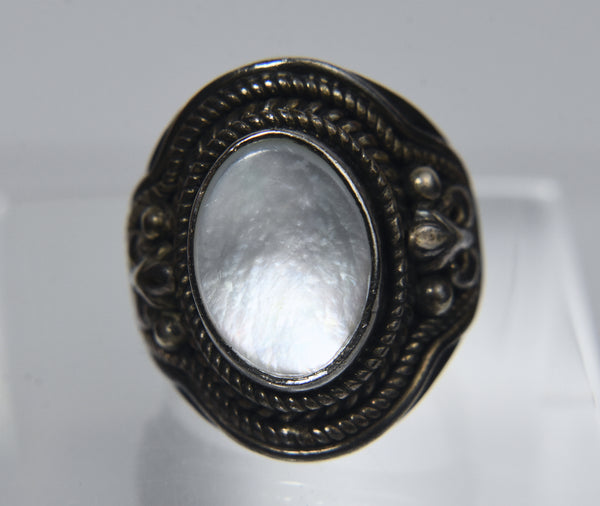 Sterling Silver Mother-of-Pearl Ring - Size 7.5