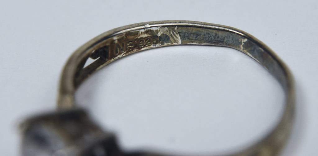 Vintage Sterling Silver Pierced Designs Ring - Size 7.5