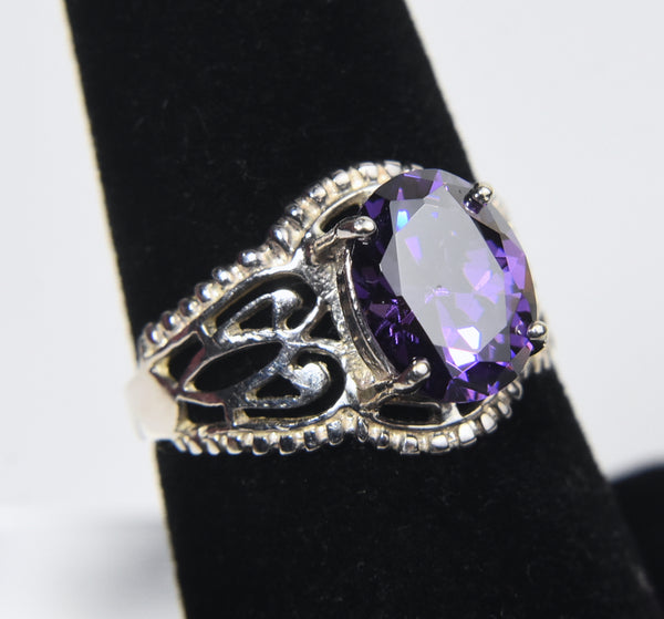 Sterling Silver Amethyst Pierced Design Ring - Size 7