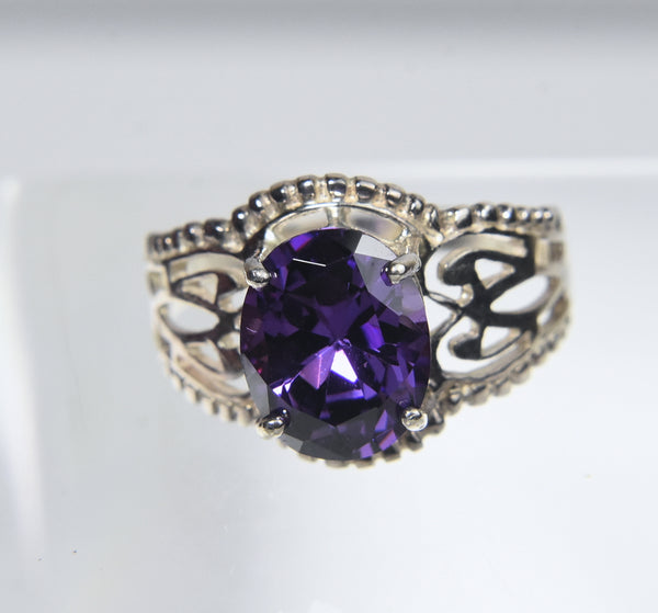 Sterling Silver Amethyst Pierced Design Ring - Size 7