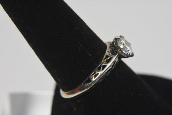 Sterling Silver Pierced Shank Cubic Zirconia Ring - Size 7.75